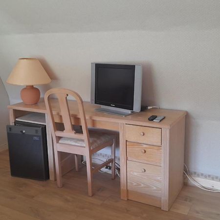 Saint-Martin-Valmeroux Chambre D'Hote Dans Le Cantal Vallee De La Maronne מראה חיצוני תמונה