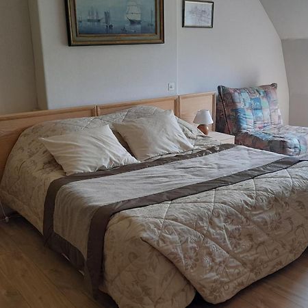 Saint-Martin-Valmeroux Chambre D'Hote Dans Le Cantal Vallee De La Maronne מראה חיצוני תמונה