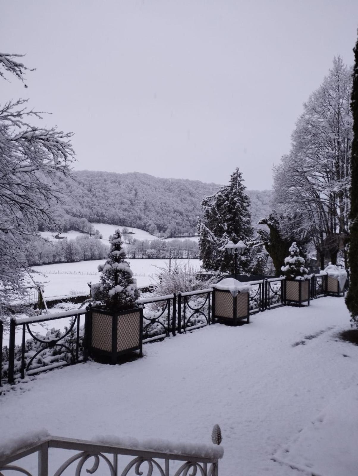 Saint-Martin-Valmeroux Chambre D'Hote Dans Le Cantal Vallee De La Maronne מראה חיצוני תמונה
